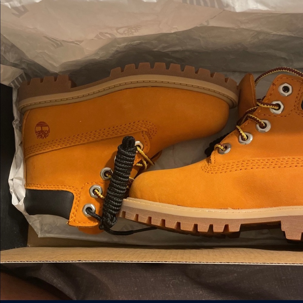 Brand new Toddler size 8 timberland 6in waterproof boots original box never worn